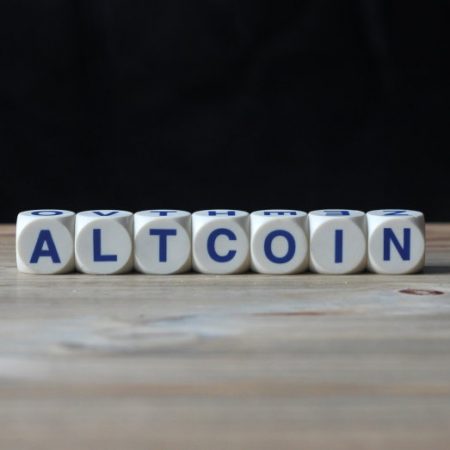 10 Hot Altcoins for Q1 2023